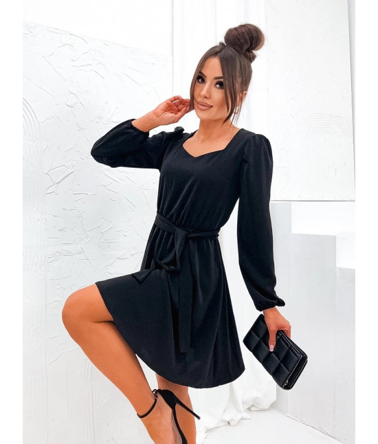 Elegancka sukienka z rozkloszowanym dołem czarna (8249)